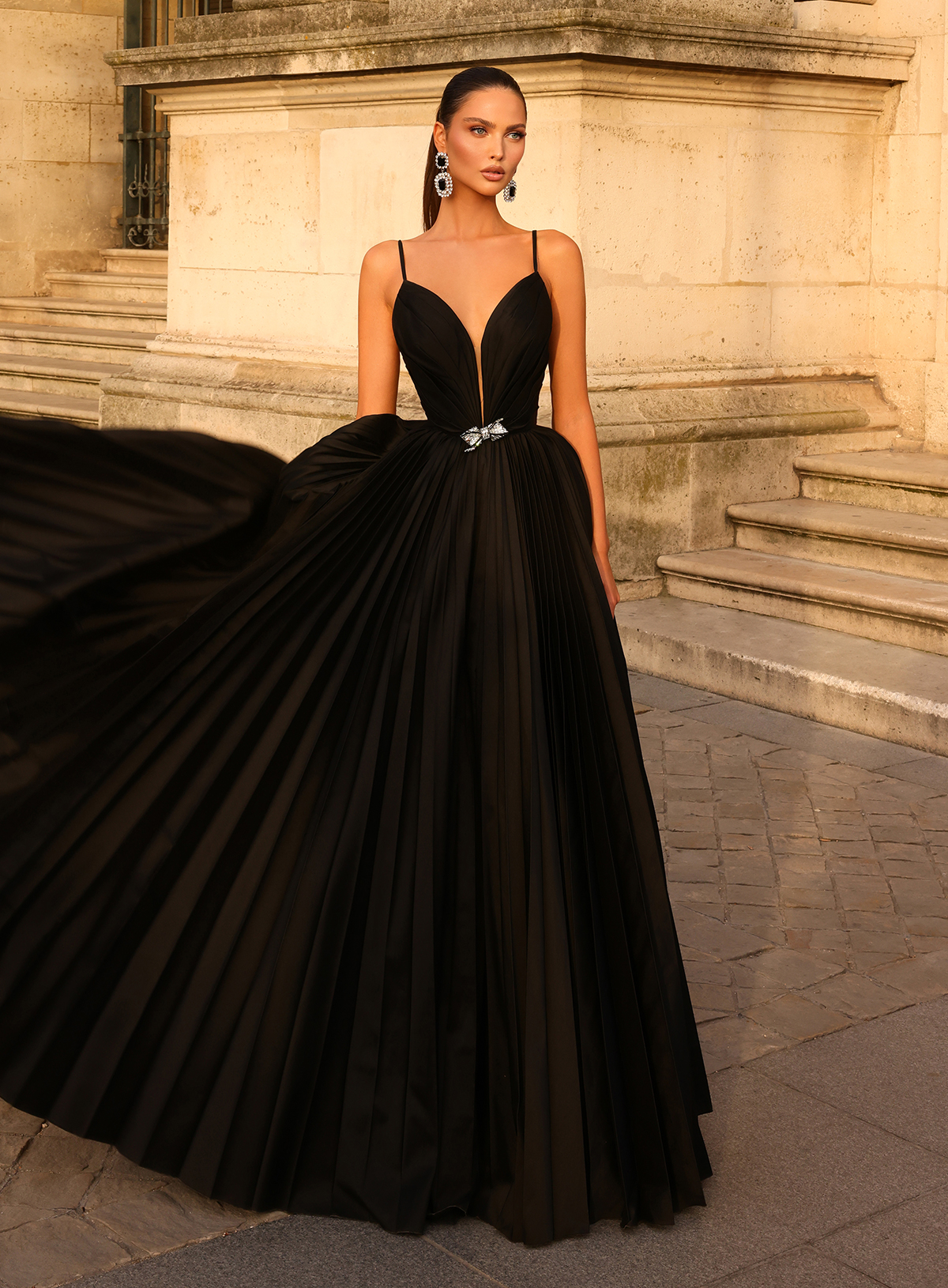 Picture of BLACK VICTORY DRESS